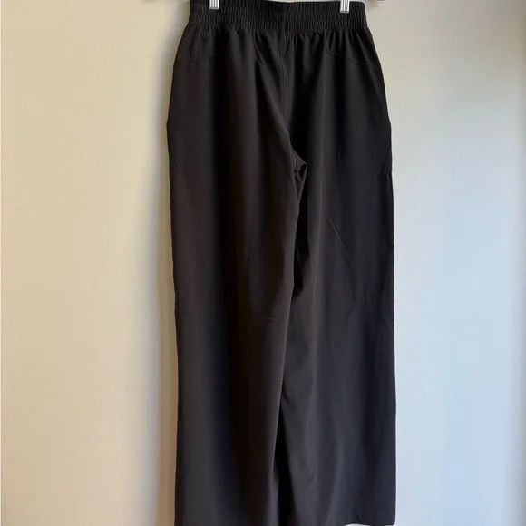 LIKE NEW LULULEMON Black SWIFT MID RISE Wide-Leg Pants - Picture 4 of 4